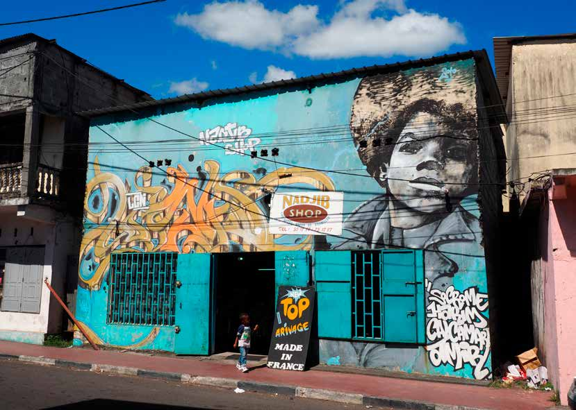 Farbig bemalte Fassade in Antananarivo